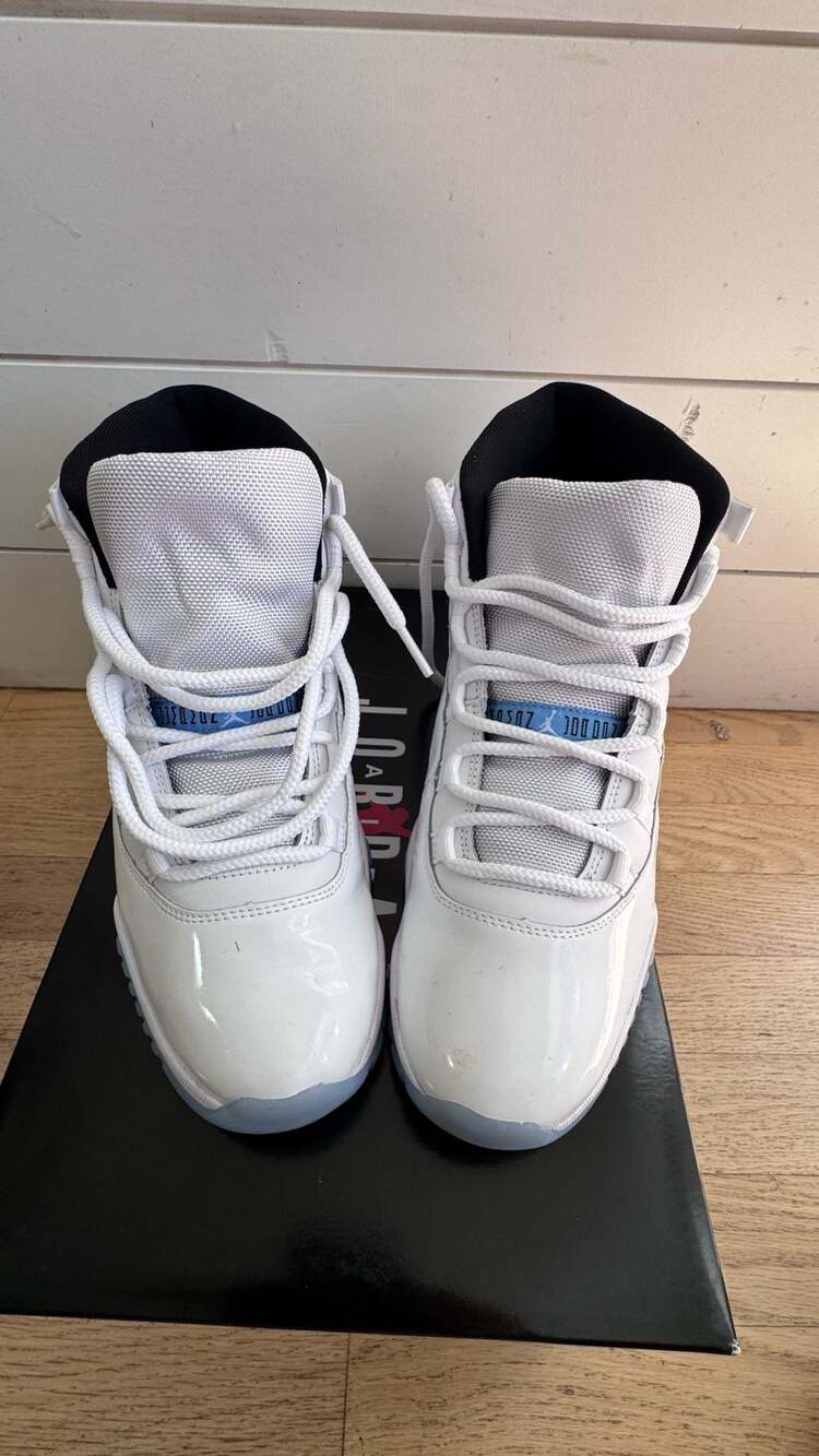 Air Jordan 11 Retro Legend Blue (2024)